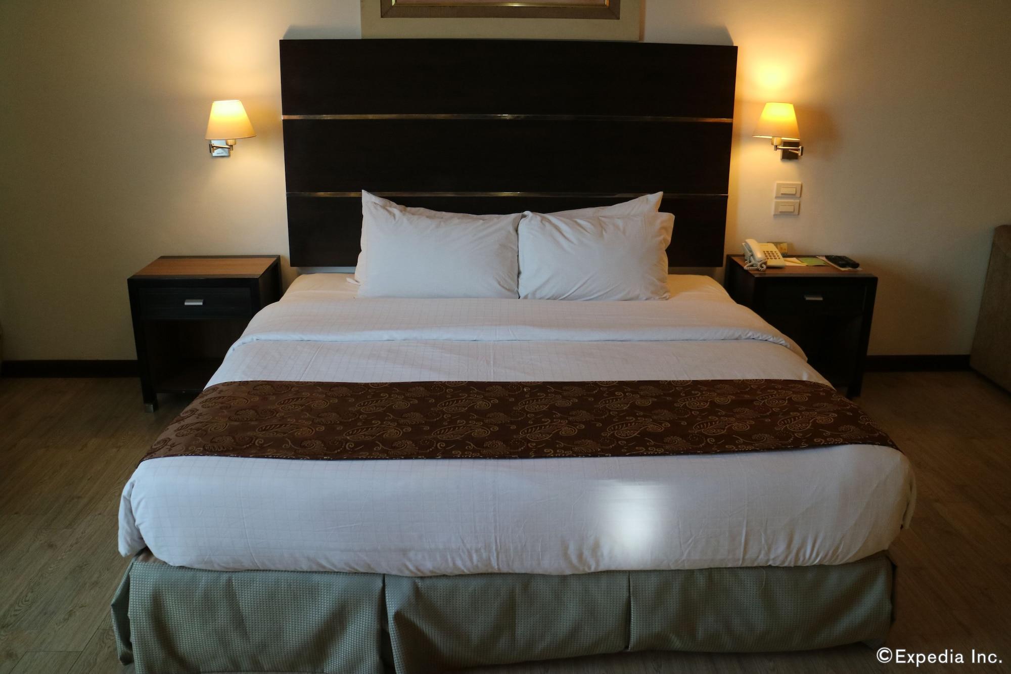 Days Hotel By Wyndham Iloilo Eksteriør billede