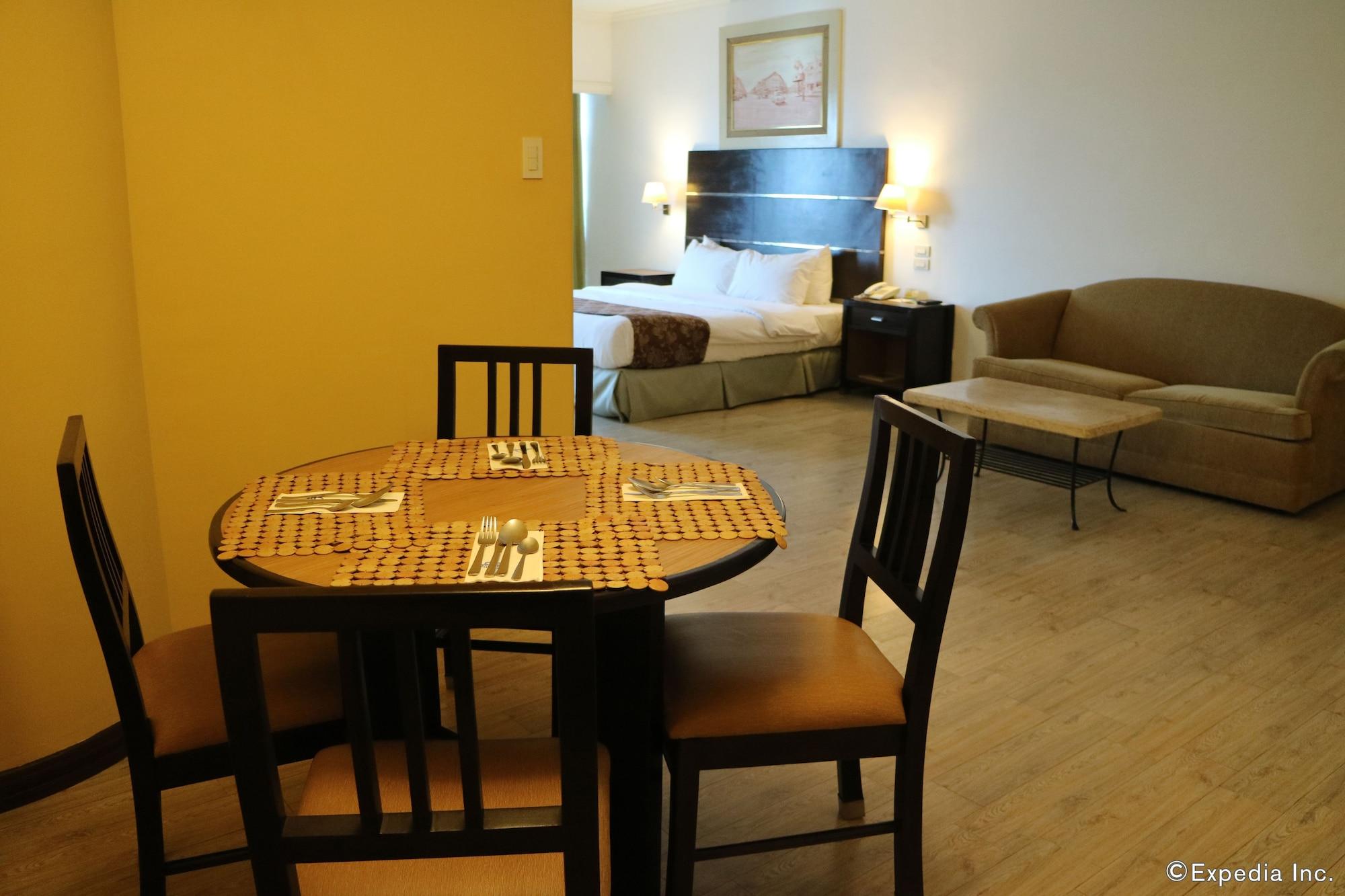 Days Hotel By Wyndham Iloilo Eksteriør billede