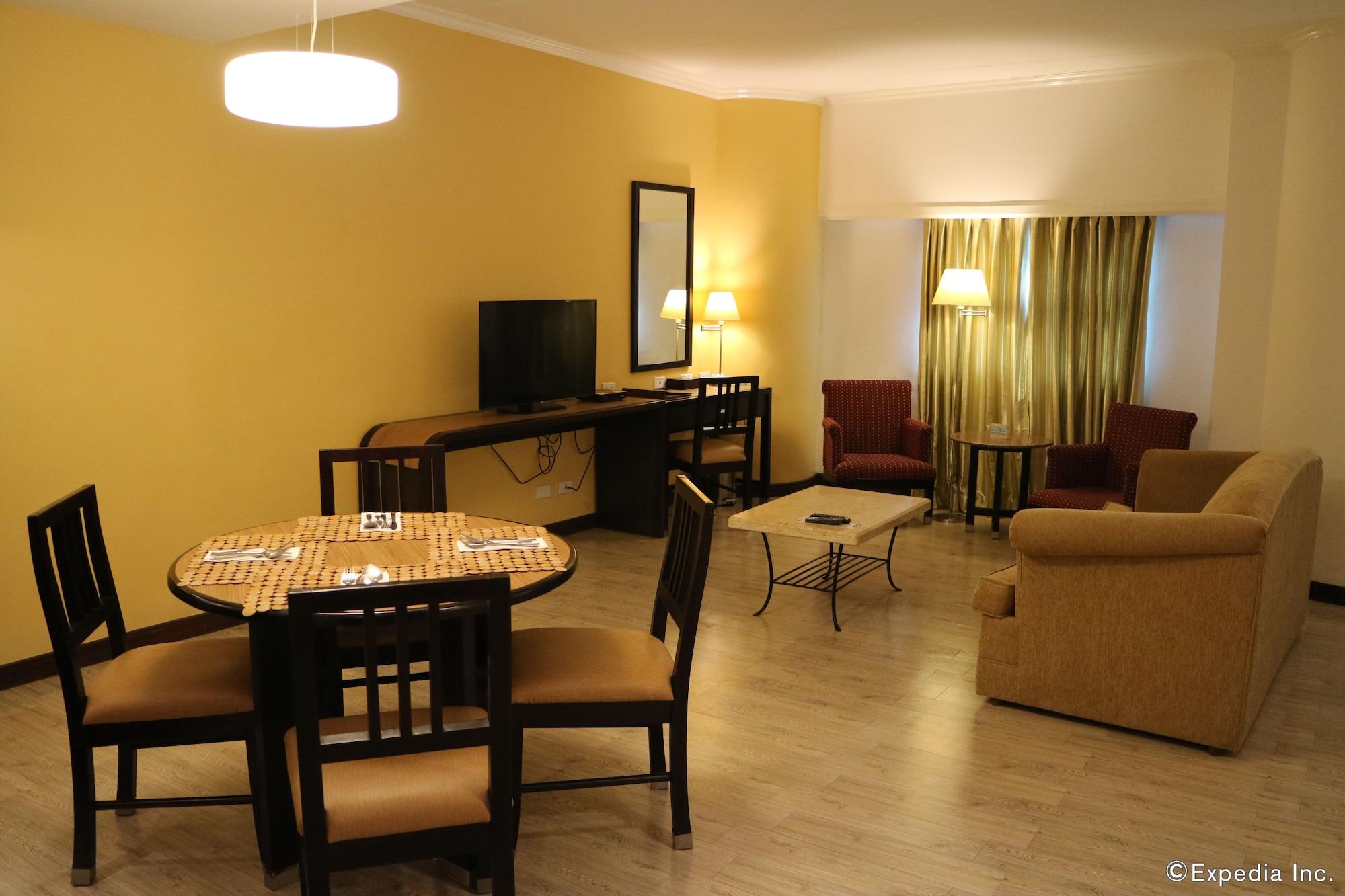 Days Hotel By Wyndham Iloilo Eksteriør billede
