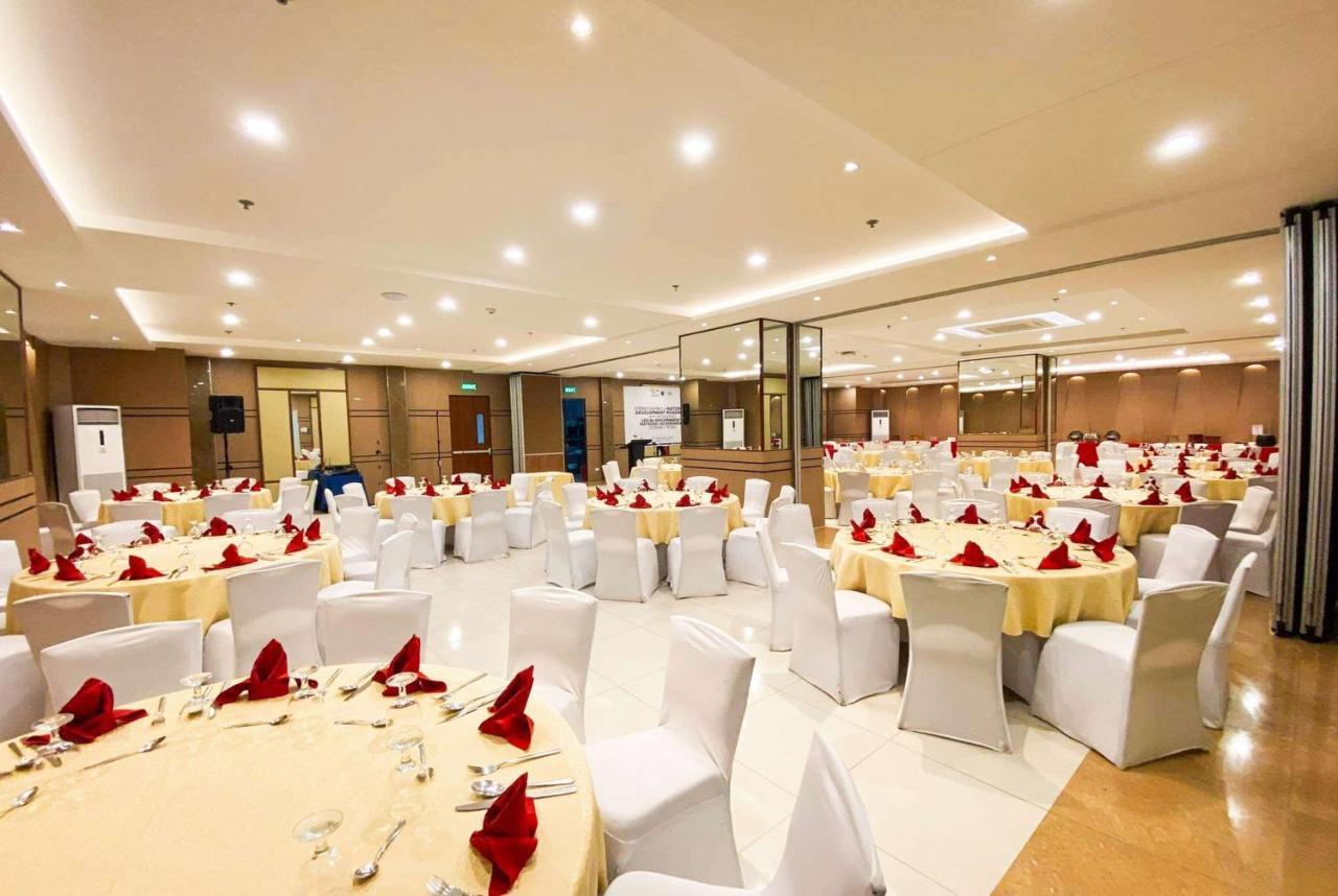 Days Hotel By Wyndham Iloilo Eksteriør billede