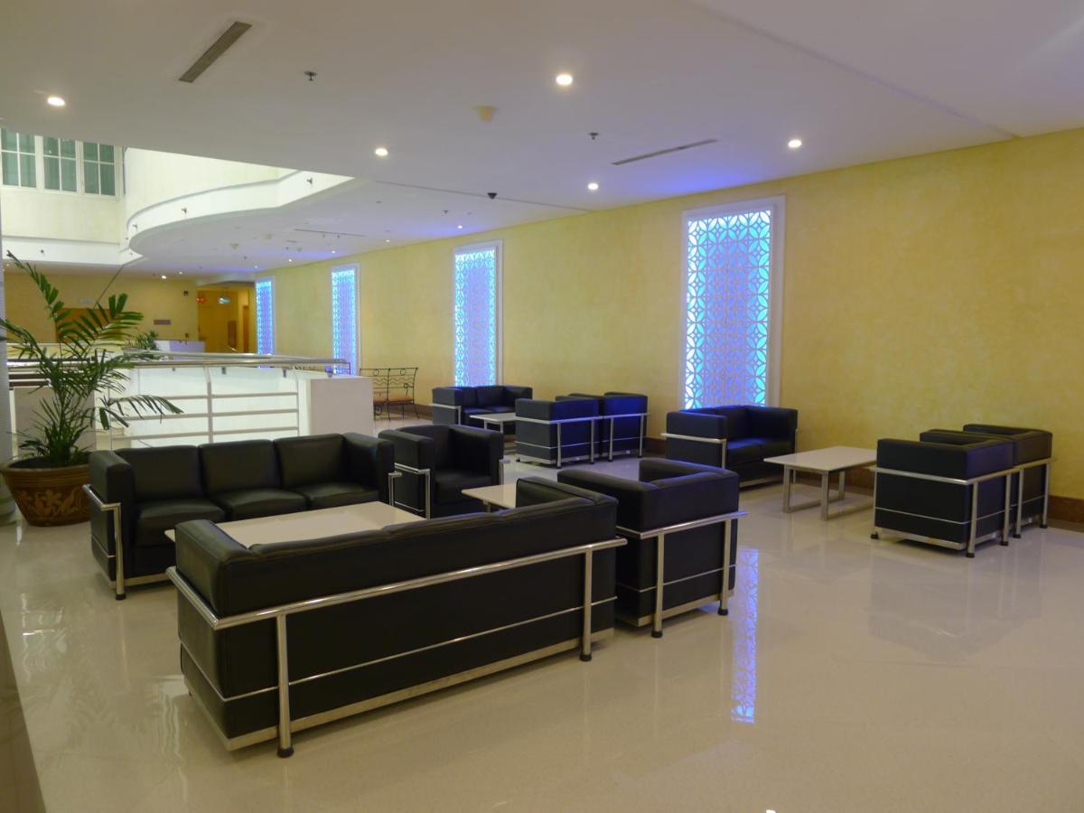 Days Hotel By Wyndham Iloilo Eksteriør billede